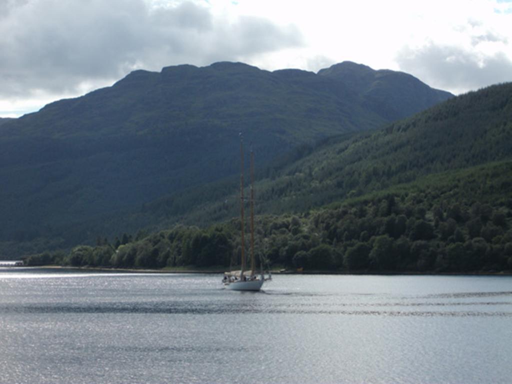 Ben Arthur'S Bothy Luxury Flat Arrochar Pokój zdjęcie